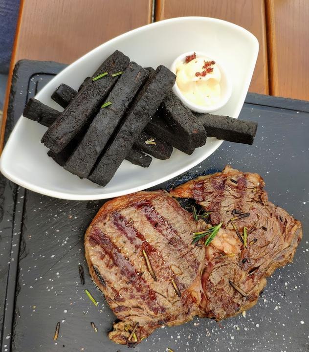 EFENDI steak & meze lokal